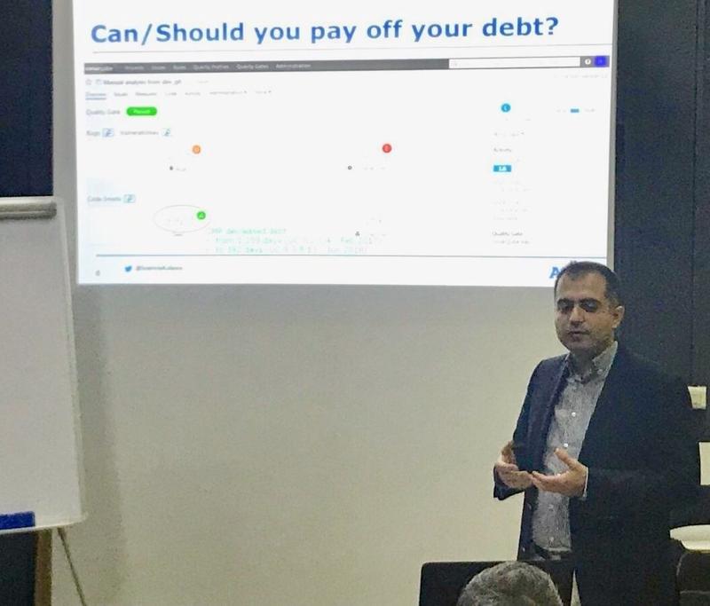 Ioannis Kolaxis speaking at the Java Meetup in Thessaloniki/Greece, 01 Feb 2019